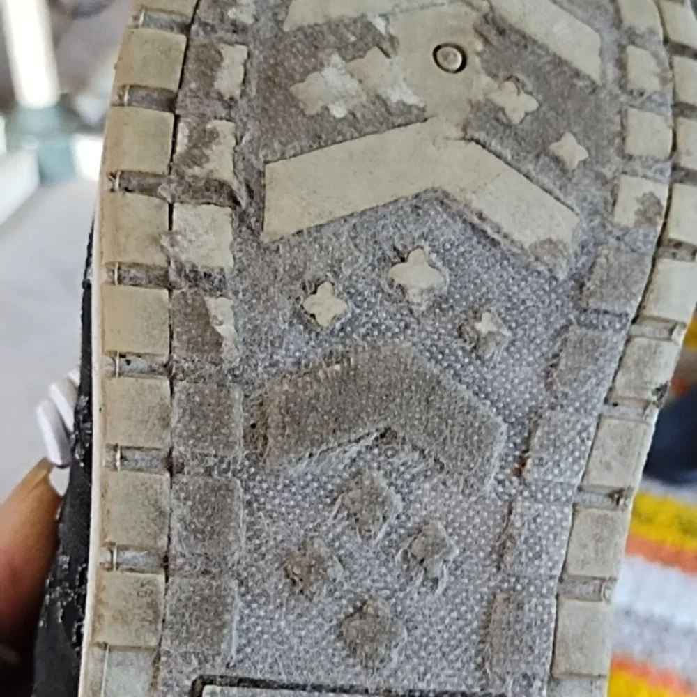 Slip ons - Picture 4 of 4